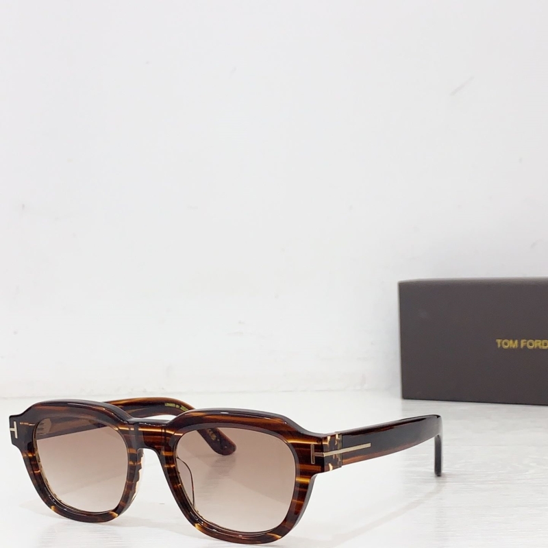 TOM FORD